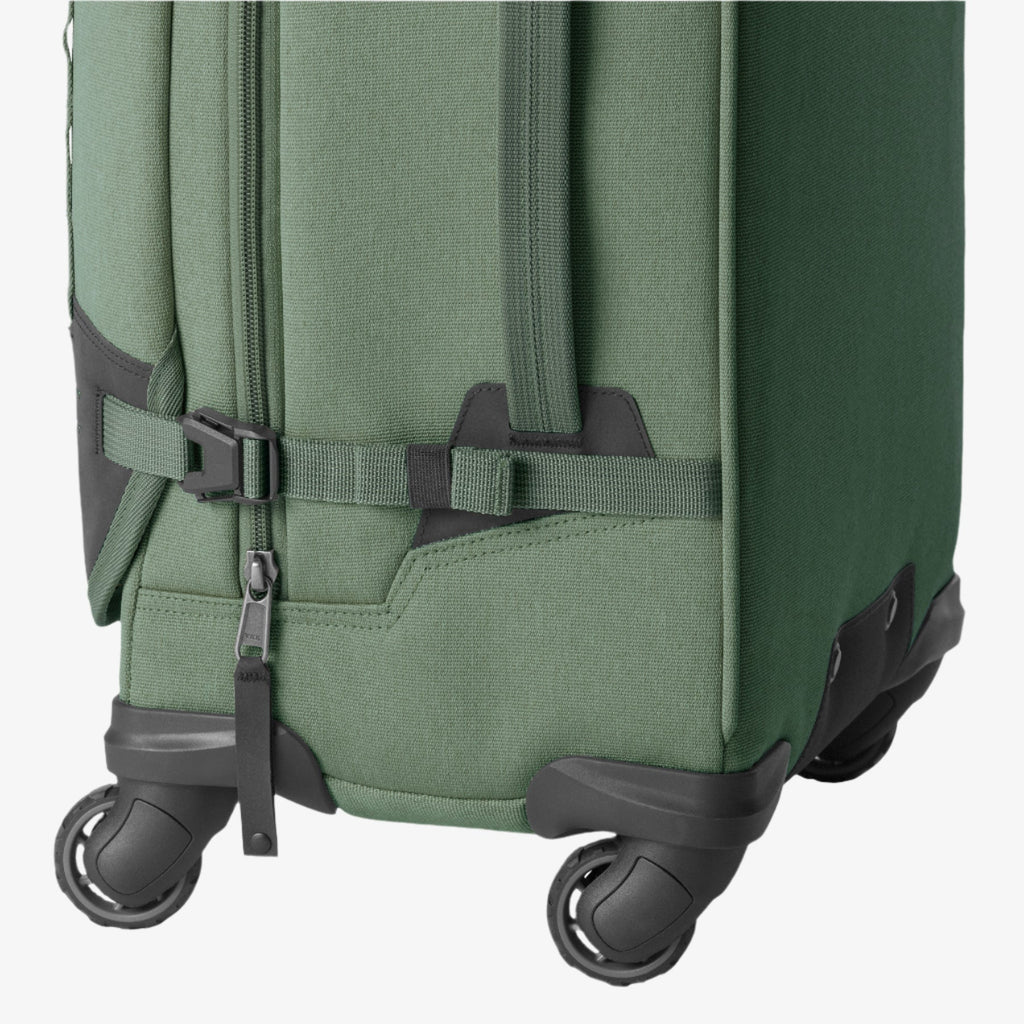 Gear Warrior XE 4-Wheel 21.75" Carry-On Luggage