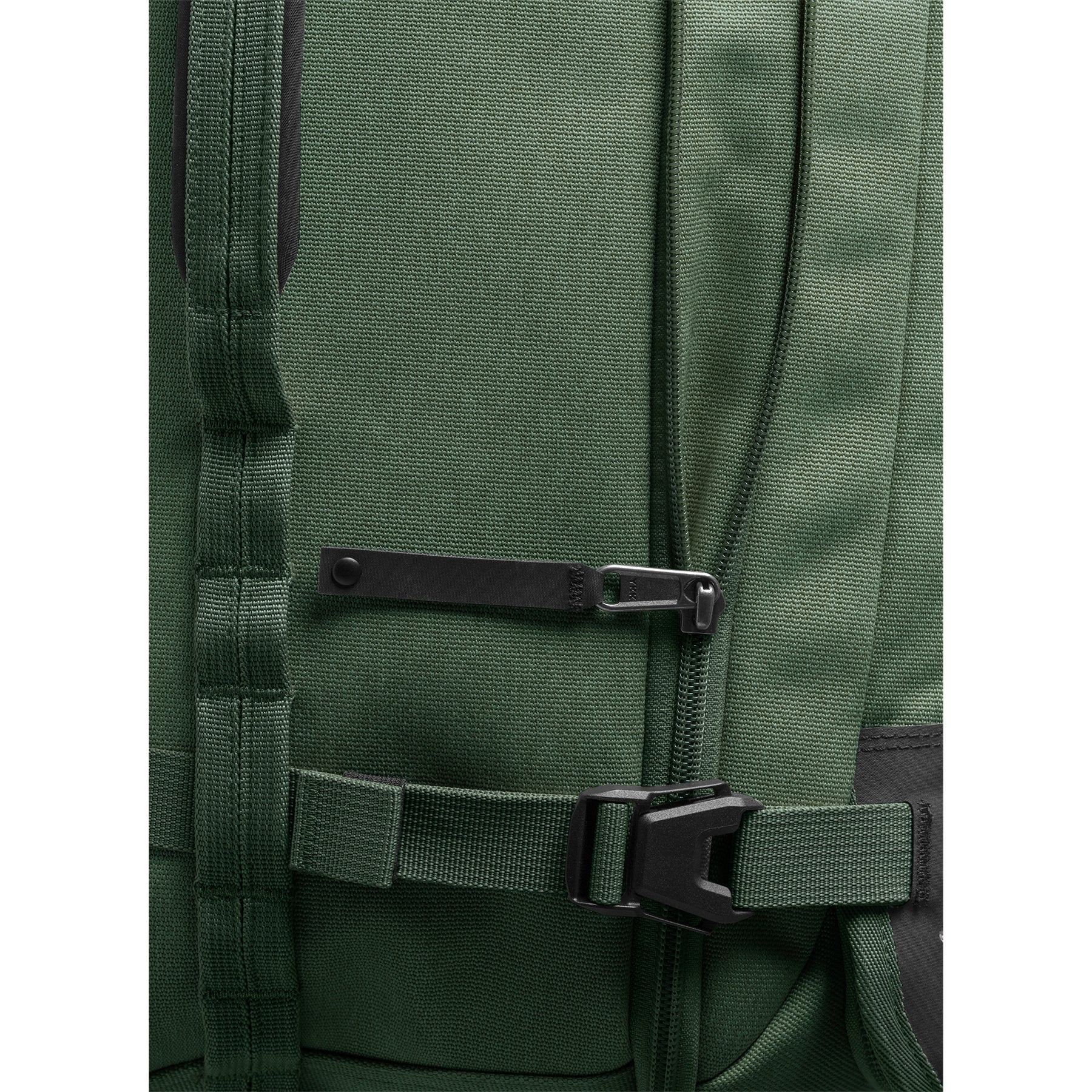 Gear Warrior XE 4-Wheel 21.75" Carry-On Luggage
