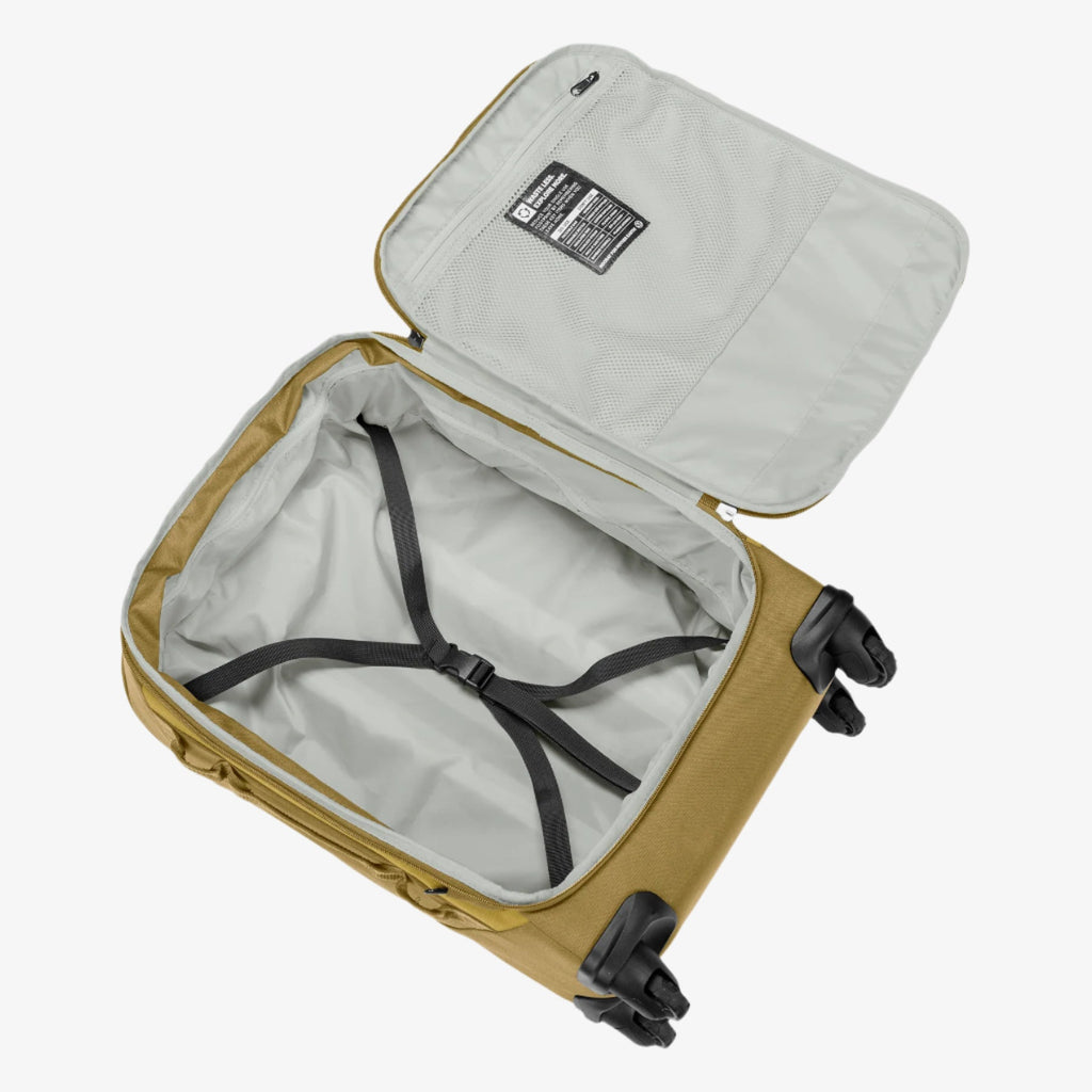 Expanse 4-Wheel 21.5" International Carry-On Luggage